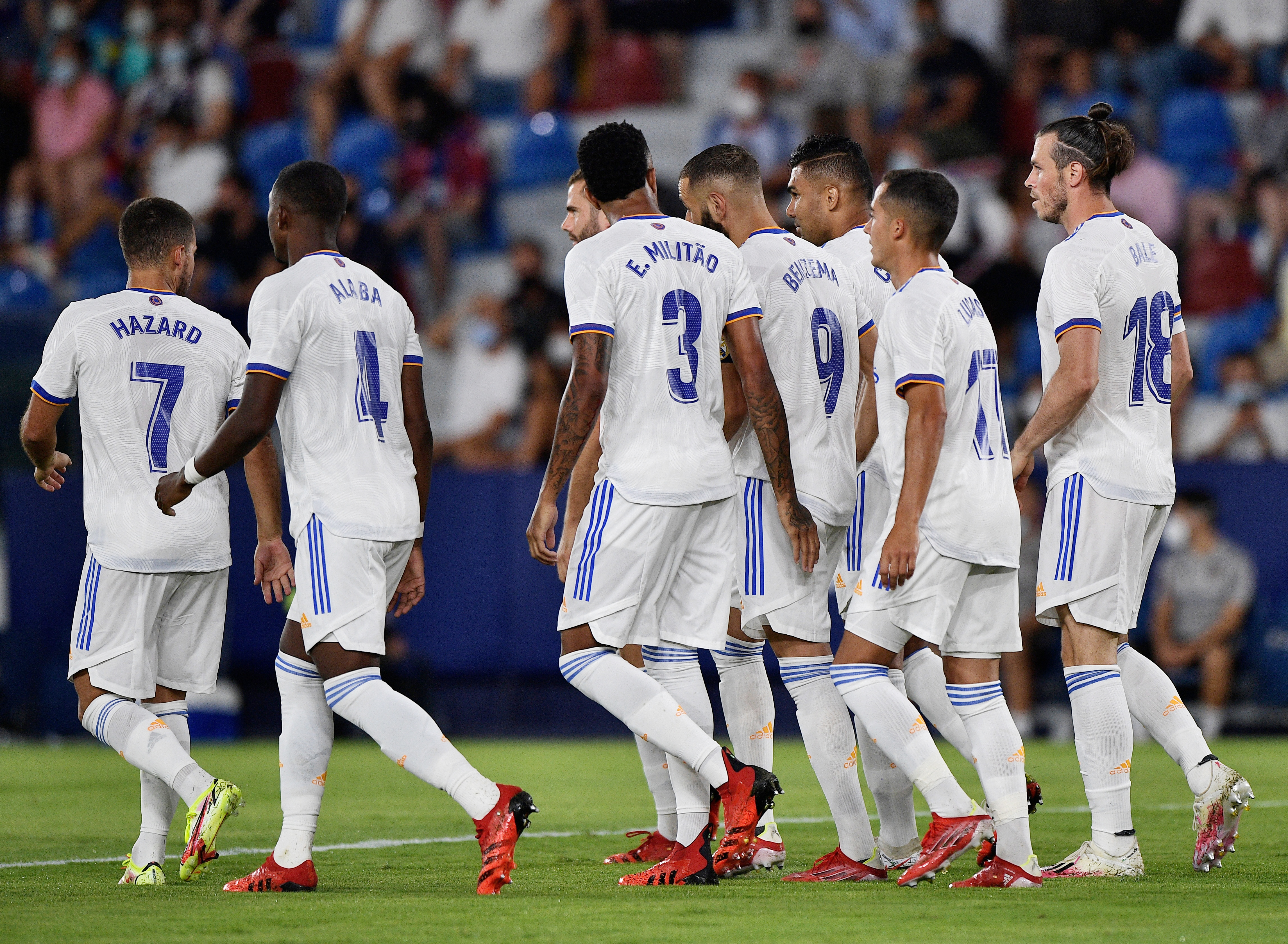 Real Madrid'de 3 isimle yollar ayr�l�yor