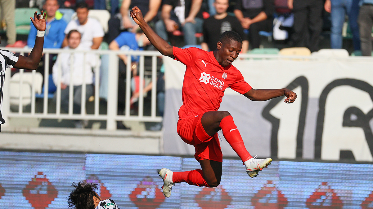 Sivasspor'da R�za �al�mbay'�n vazge�ilmezi Max Gradel