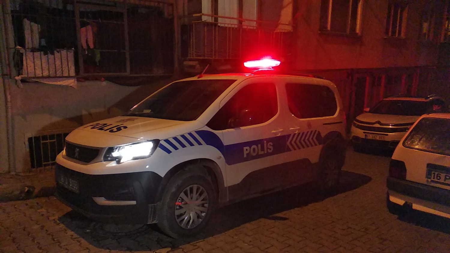 Kavga eden iki arkada�tan biri b��aklanarak hayat�n� kaybetti
