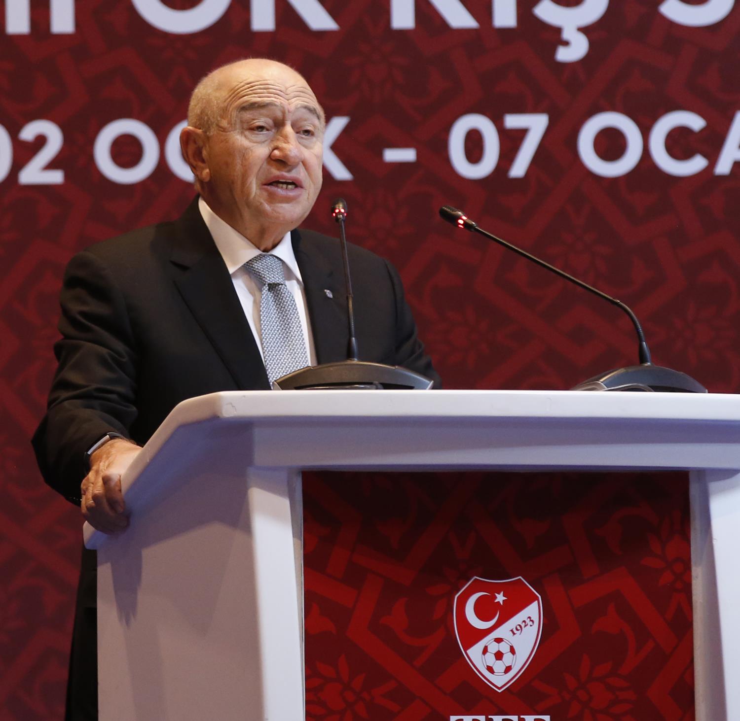 Nihat �zdemir: T�rk hakemli�inde yeni bir d�nem ba�l�yor