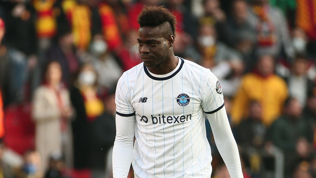 Mario Balotelli'ye inan�lmaz teklif! Tarihe ge�ecek rakam