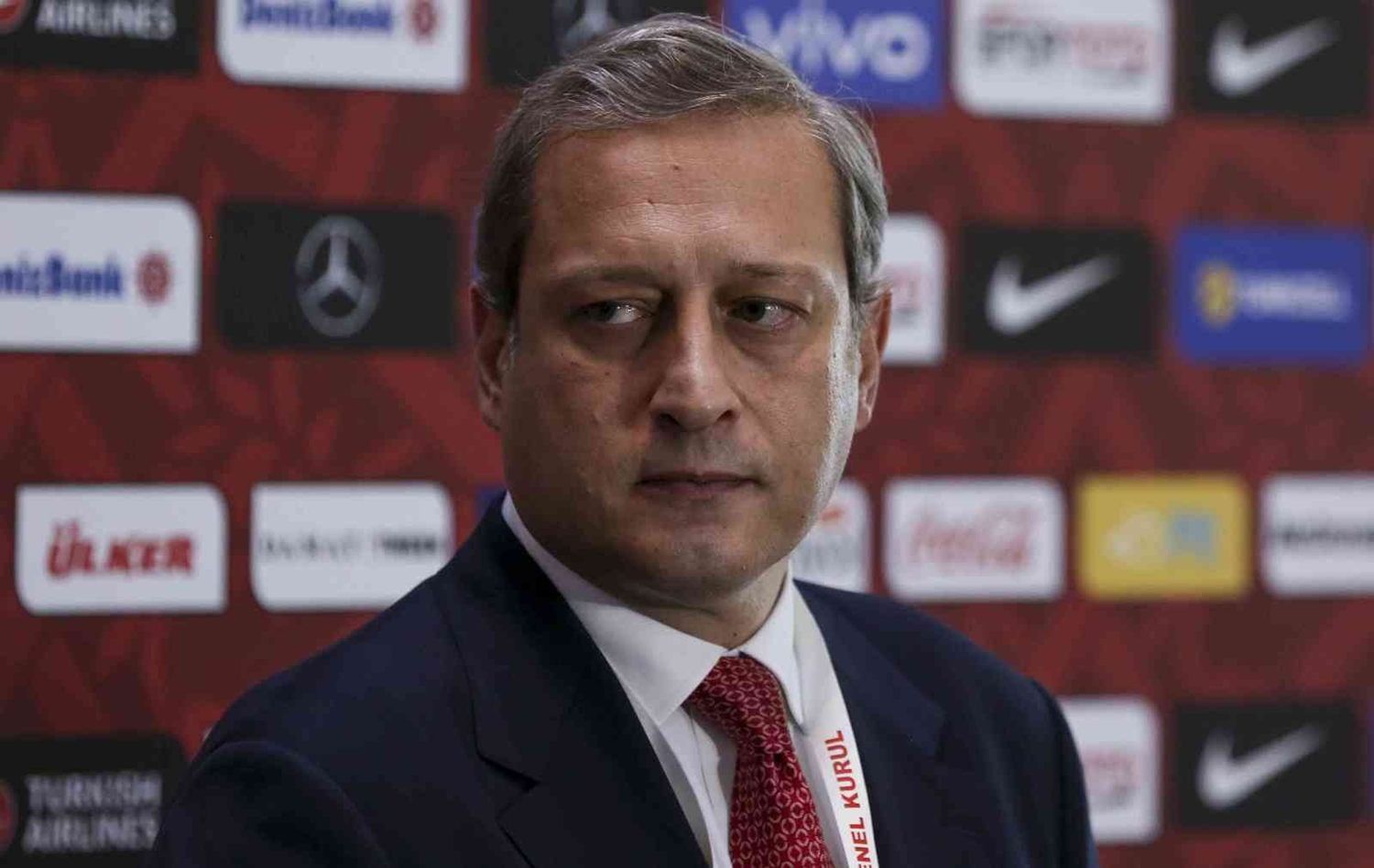 Burak Elmas'tan ele�tirilere cevap geldi