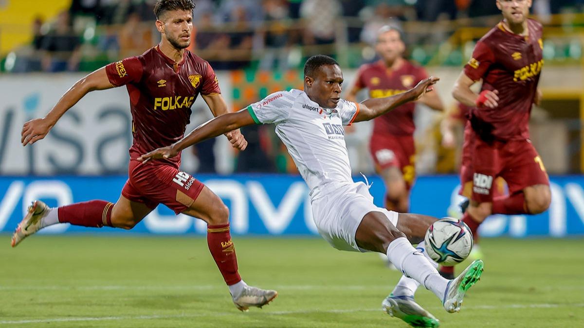 Khouma Babacar Alanyaspor'dan ayrlyor! talya yolcusu...