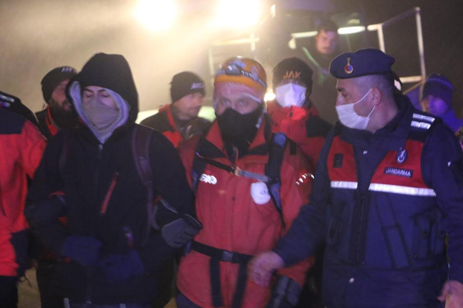 T�rk �HA's� Bayraktar, gece Uluda�'da mahsur kalan genci kurtard�