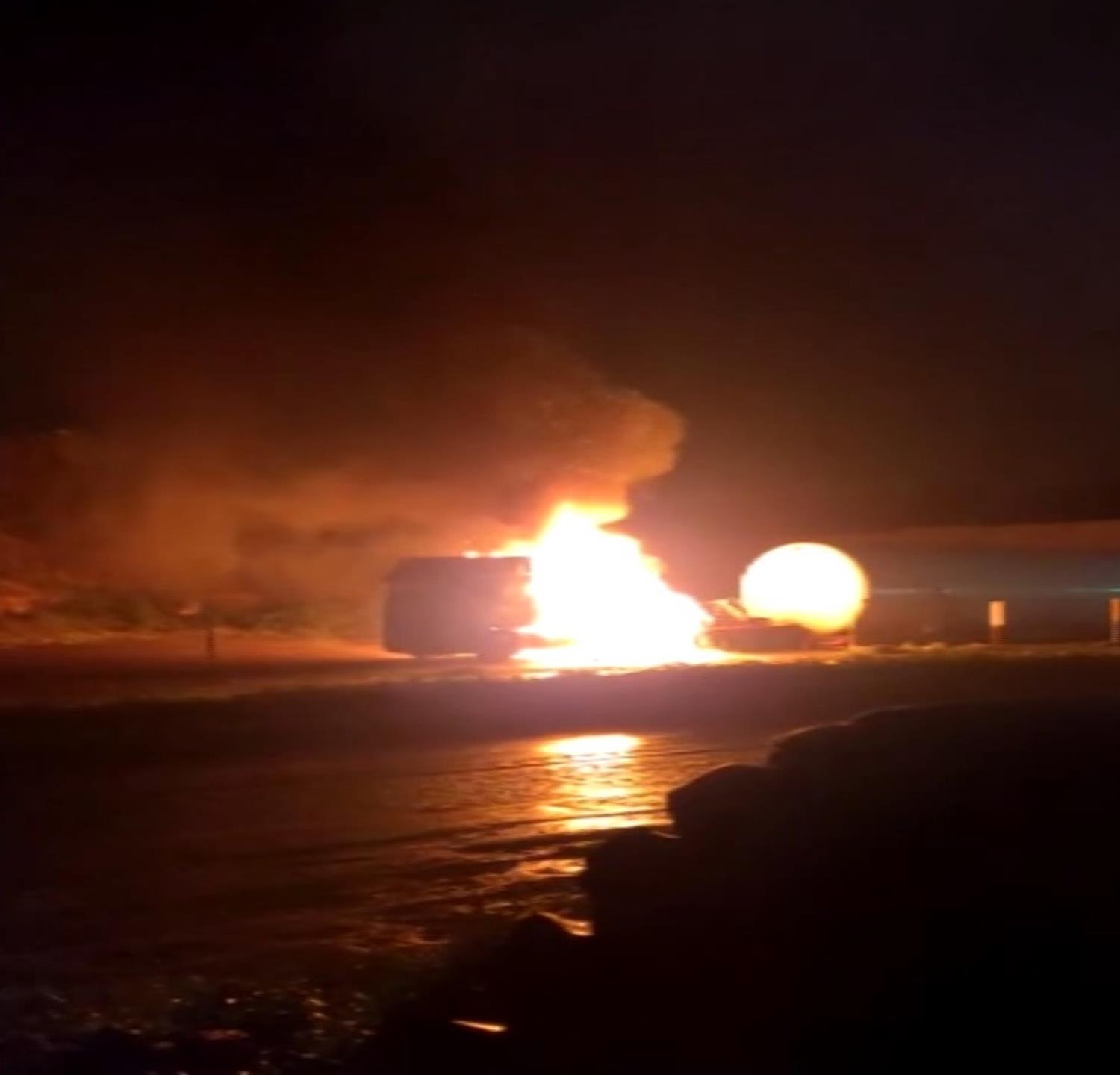 Park halindeki TIR yand�