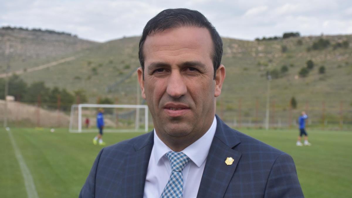 Adil Gevrek koronavirse yakaland