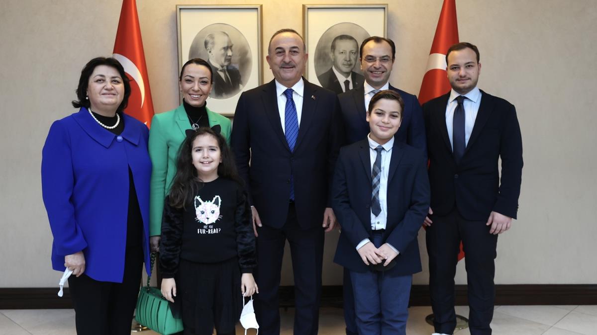 Bakan avuolu, Sadk Ahmet'in ailesini kabul etti
