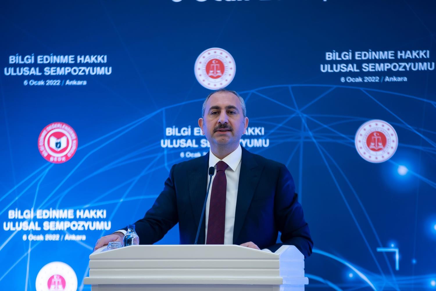 Bakan G�l'den CHP'ye tepki: O k�pr�lerin alt�ndan �ok sular akt�
