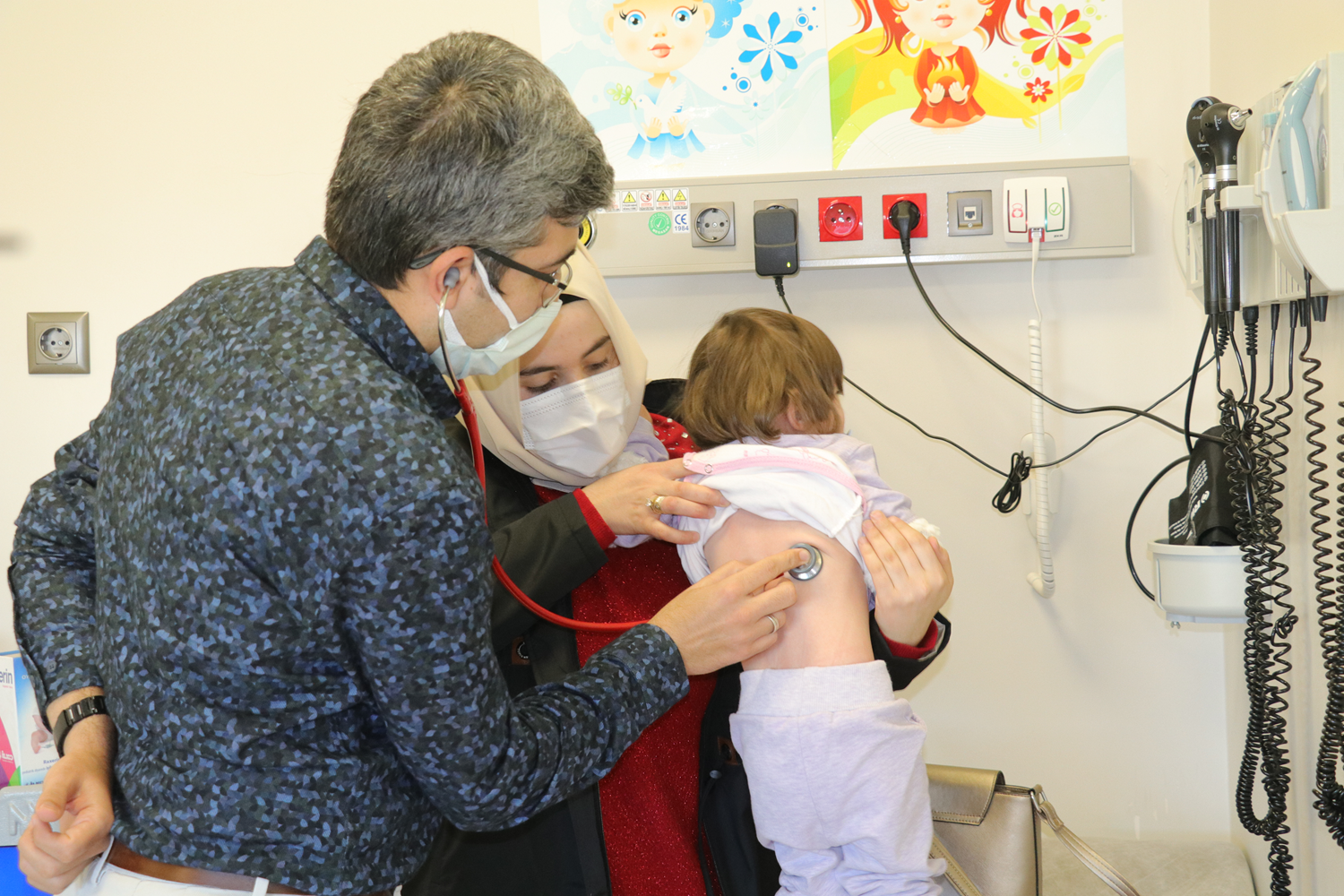 Uzmanlardan 'maske ve mesafe' uyar�s�