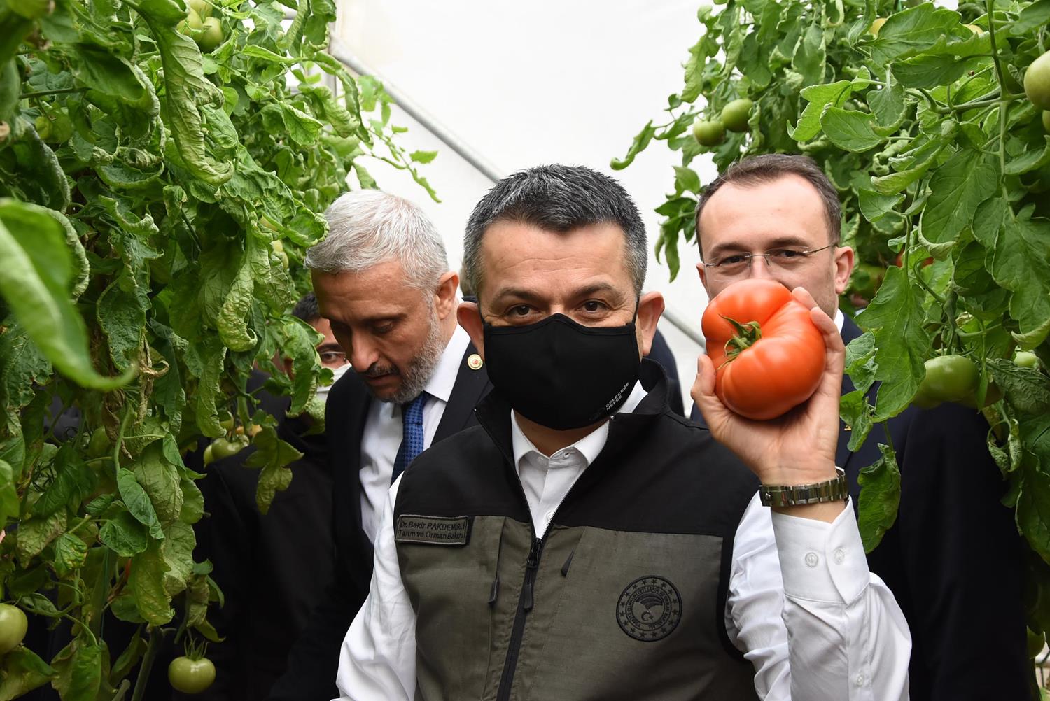Bakan Pakdemirli: Fiyatlardaki dalgalanma azalacak