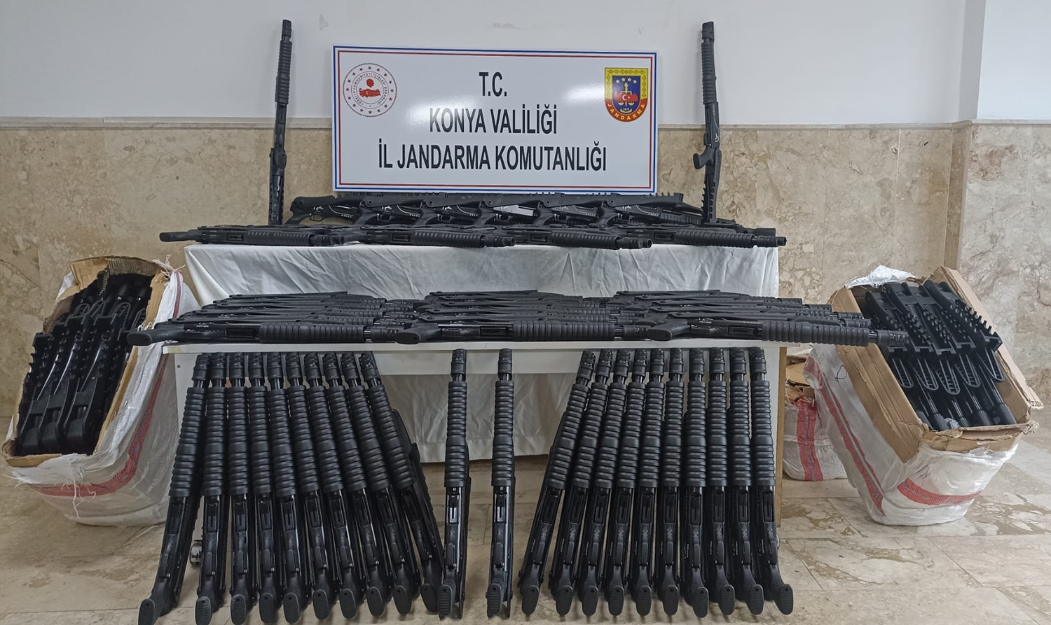 Konya'da usulsz retilen 150 pompal av tfei ele geirildi