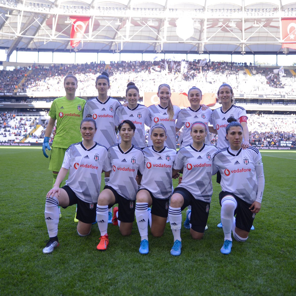 Be�ikta�'ta koronavir�s depremi s�r�yor