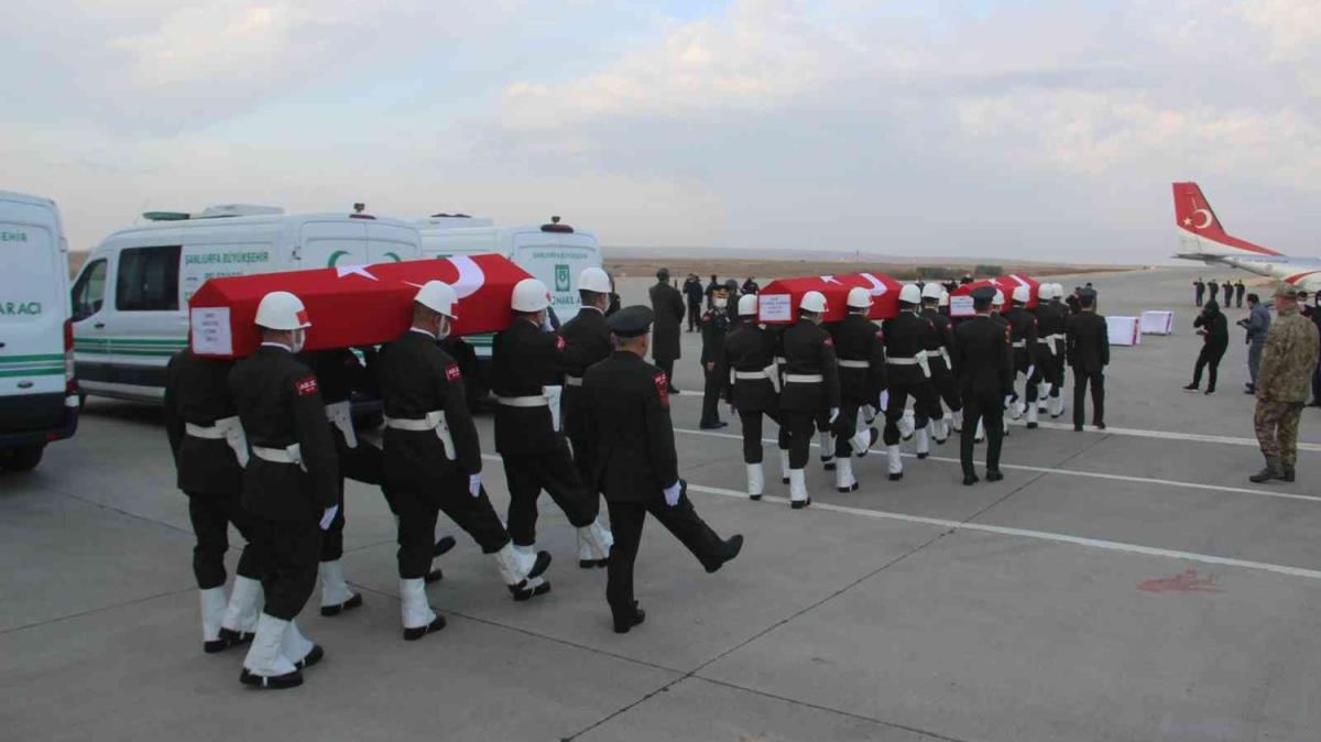 Cumhurbakan Erdoan, Akakale snr hattnda ehit olan askerlerin ailelerine basal diledi