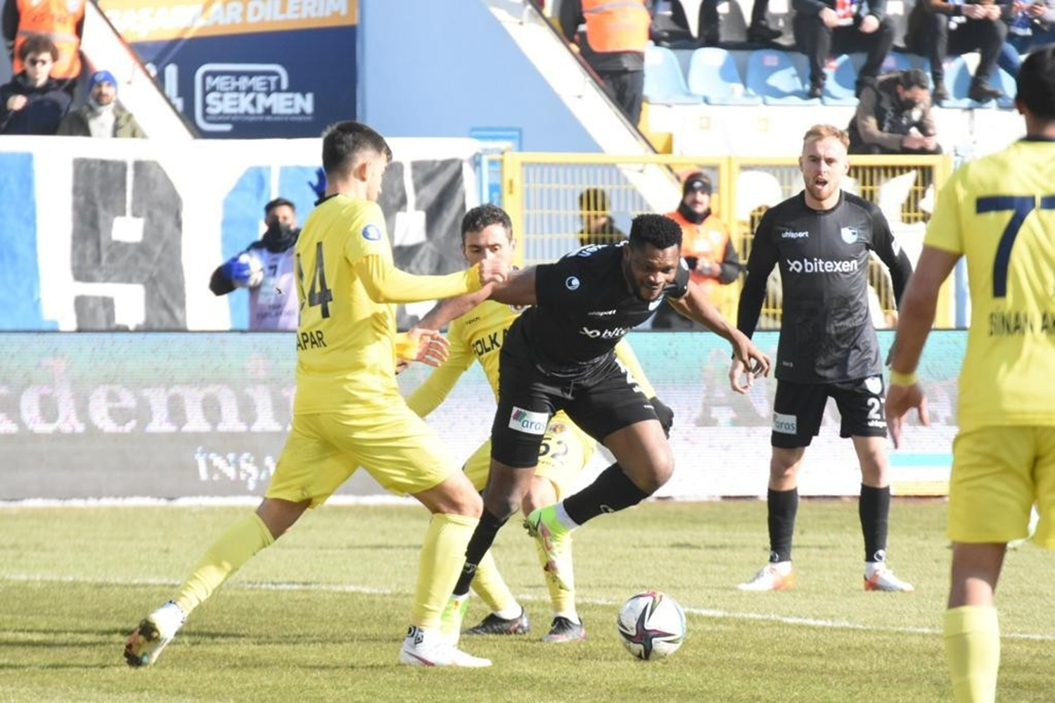 Erzurumspor, Menemenspor'a tak�ld�