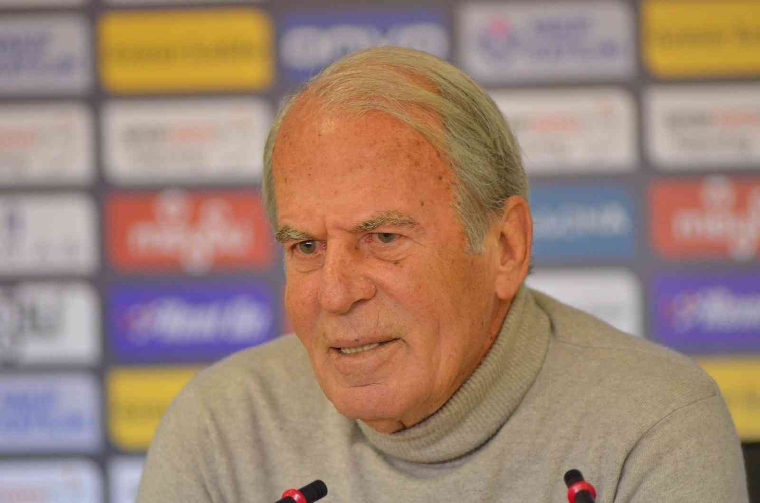 Mustafa Denizli: Bu m�cadeleden asla vazge�mek yok