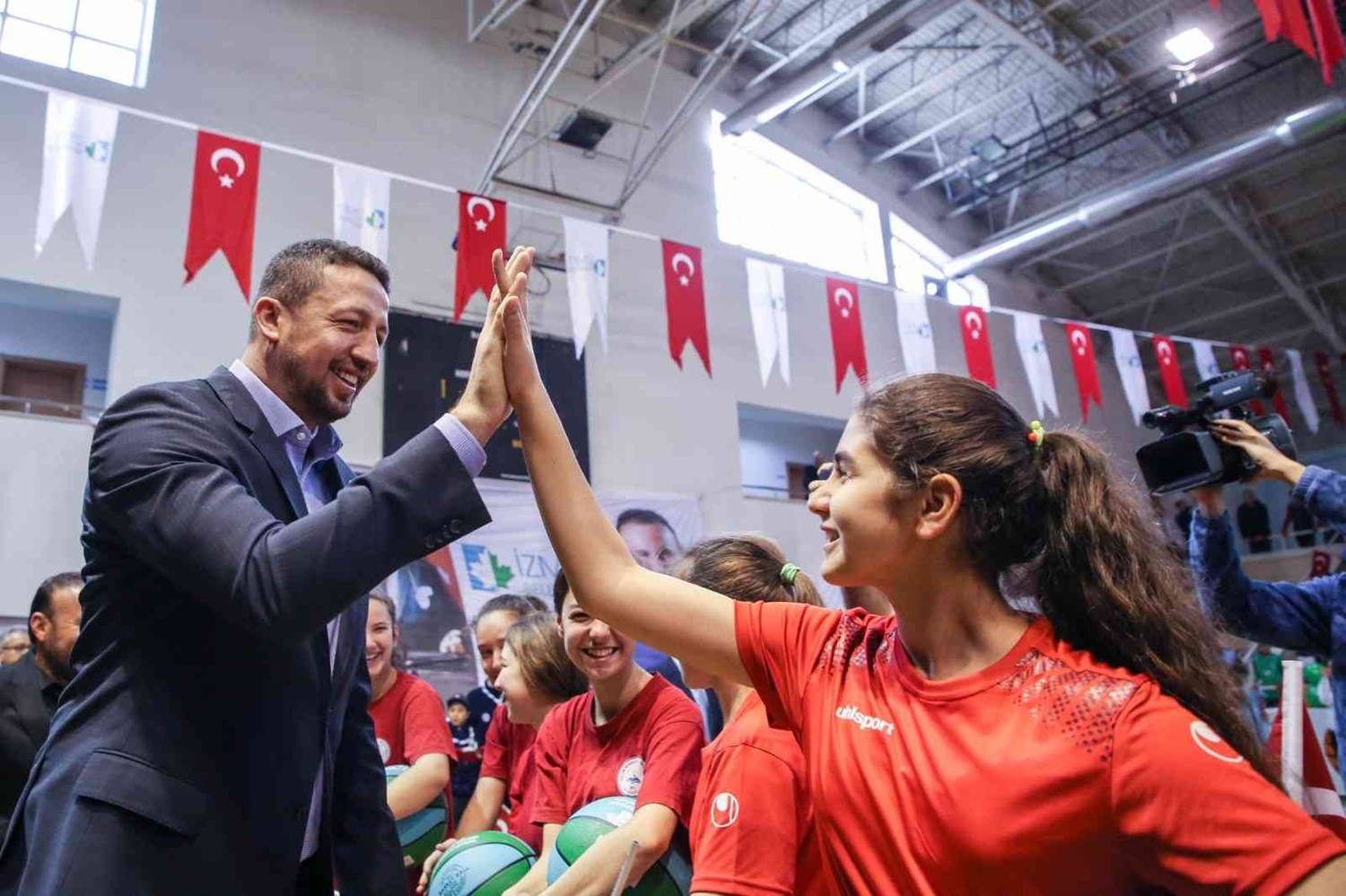 TBF Ba�kan� T�rko�lu: T�rk basketbolunda bir jenerasyon de�i�ikli�i ya�and�