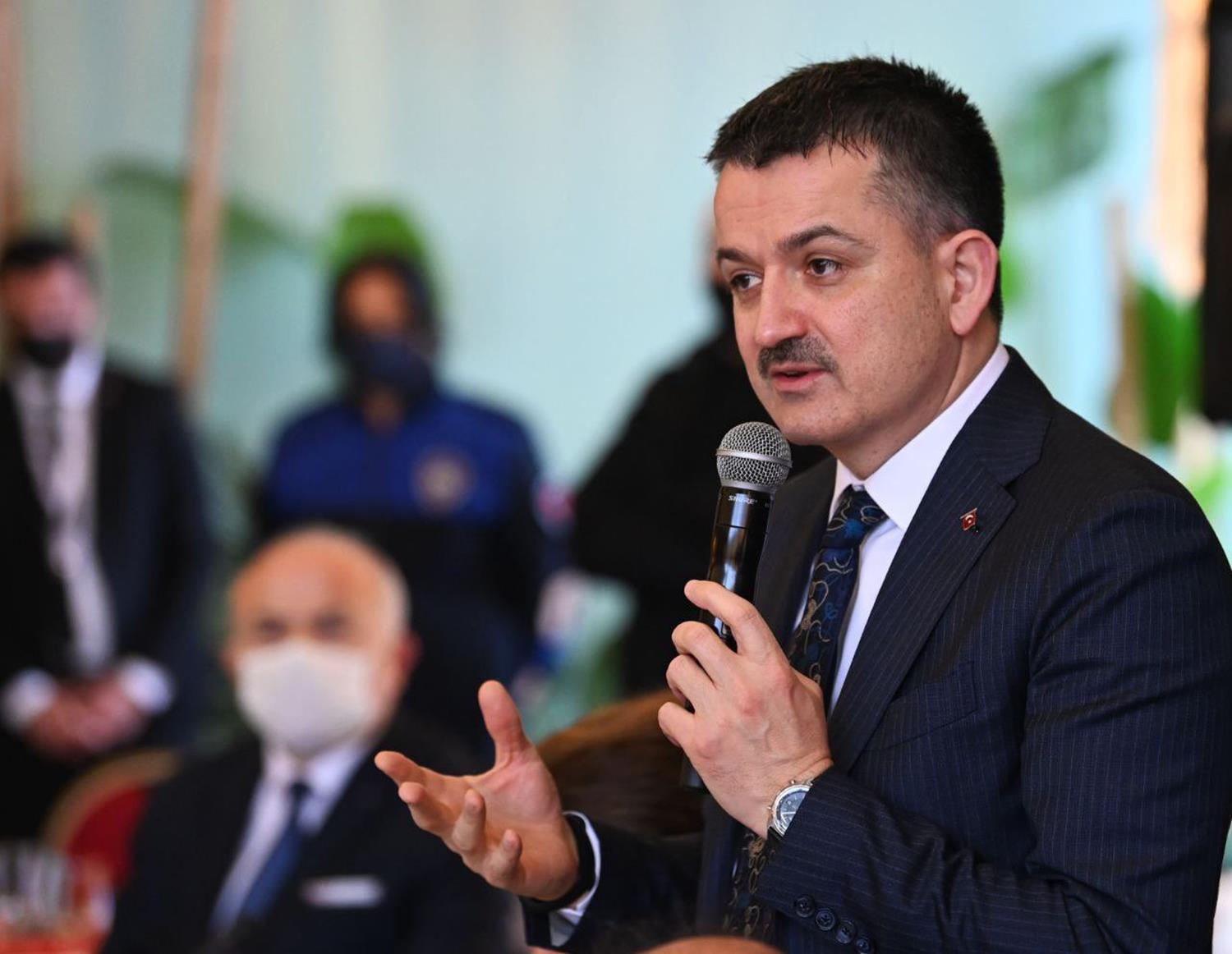 Bakan Pakdemirli: Orman yang�nlar�yla m�cadele i�in helikopter say�s�n� 55'e y�kselttik