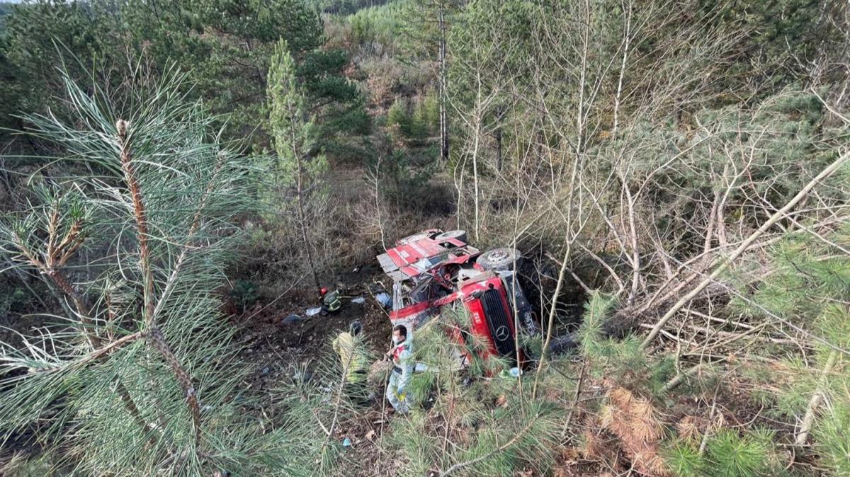 Bursa'da feci kaza! Greve giden itfaiye arac devrildi, 4 personel hayatn kaybetti