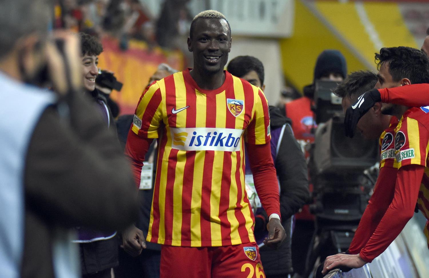 Mame Thiam'da koronavir�s tespit edildi