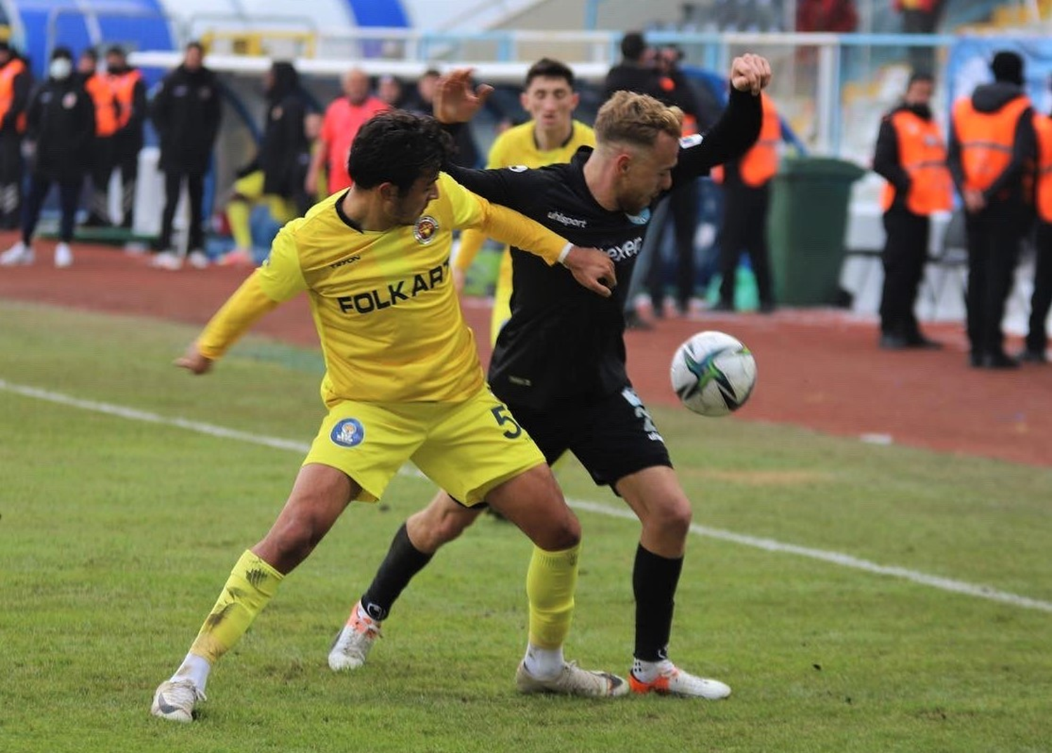Menemenspor puanlar� birer birer topluyor