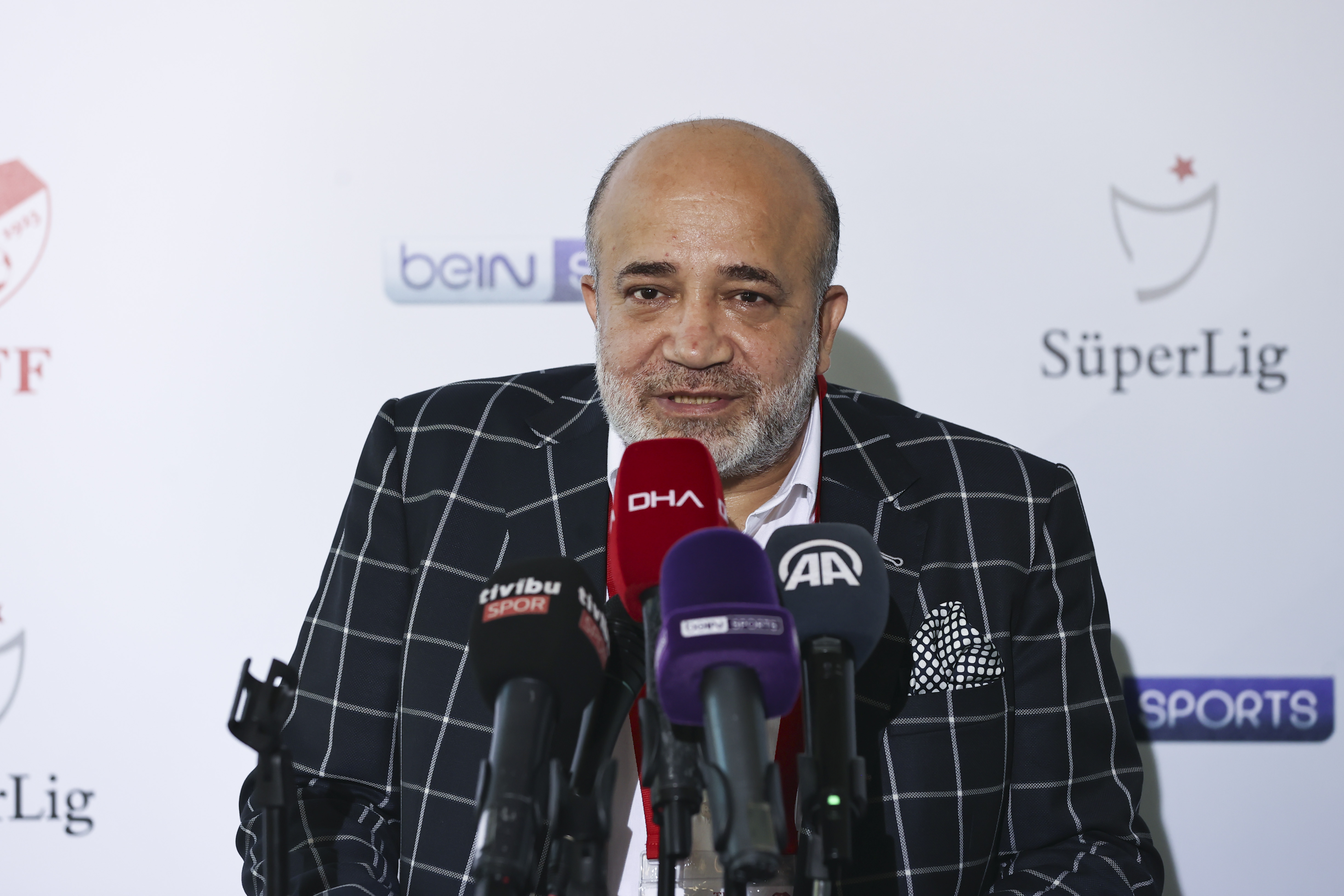 Murat Sancak'tan Fenerbah�elilere mesaj: Y�netimlerine sahip ��ks�nlar