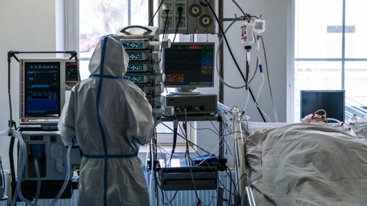 ABD'de Kovid-19'dan hastaneye yatlar rekor seviyede 