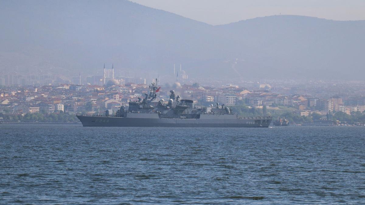 Sava gemilerini deitirme karar aldlar!  222 milyon dolara Trkiye ile anlatlar