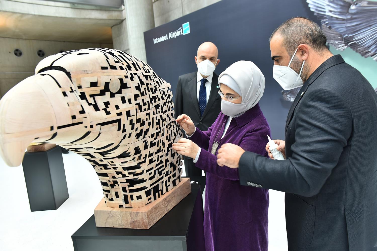 Emine Erdo�an'�n �S�f�r At�k Projesi'nden ilham al�nd�... �GA'dan, Artwist �Art�ktan Sanata� projesi ile �ocuklar yarar�na m�zayede