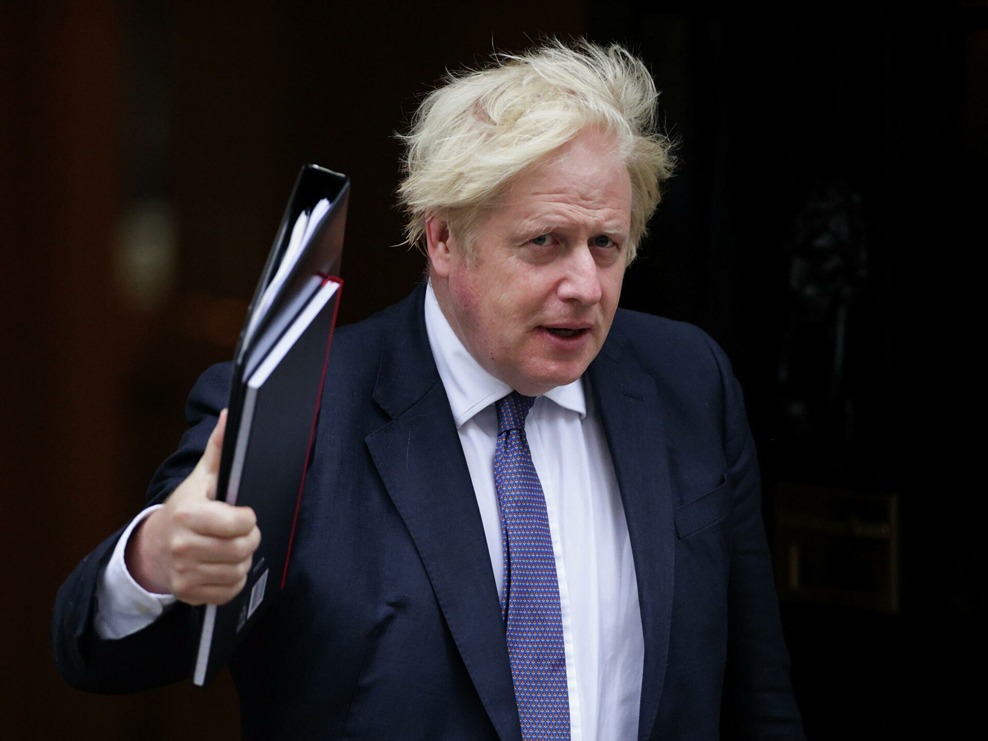 �ngiltere'de 'Ba�bakanl�kta yeni parti' iddialar� Johnson �zerindeki bask�y� art�rd�