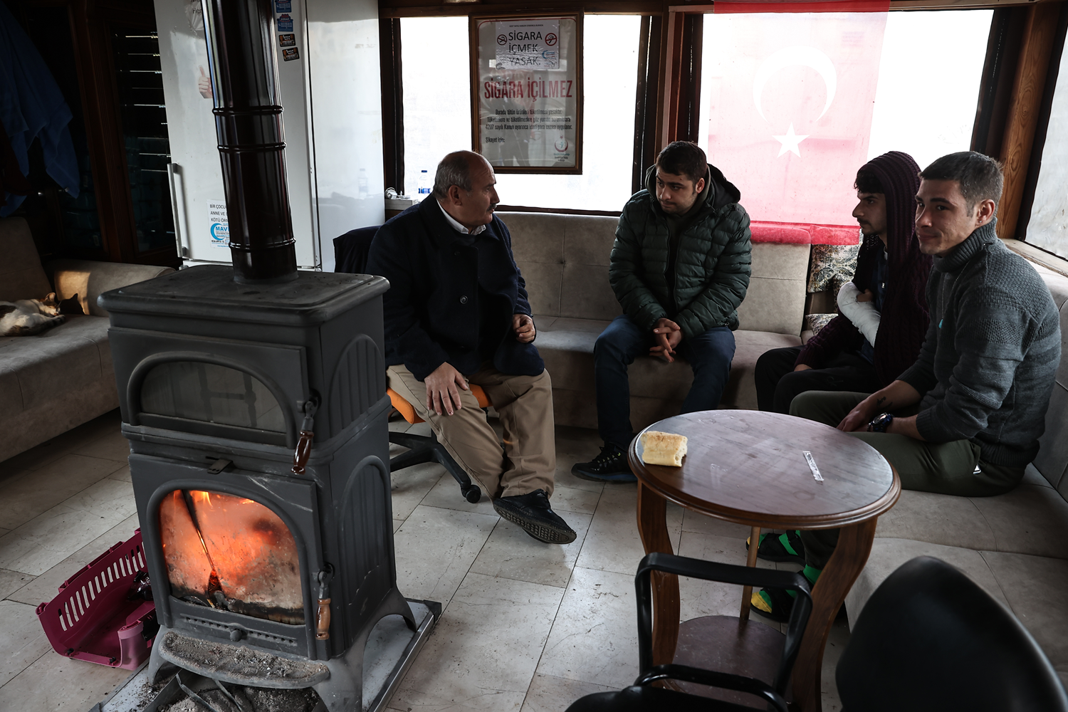 Kimsesizlerin tutunacak dal� olan �mam K�r,  '��KUR' gibi �al���yor