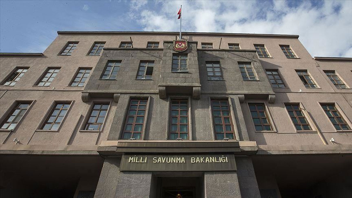 MSB: An�tkabir Komutan� g�revinden al�nd�