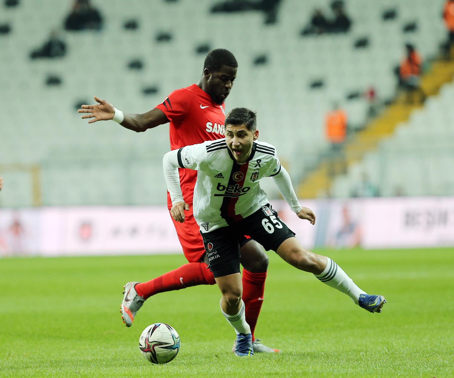 Emirhan �lkhan'dan y�zde y�z isabet