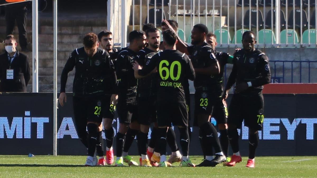 Denizlispor galibiyeti Manisa FK'ya nefes aldrd