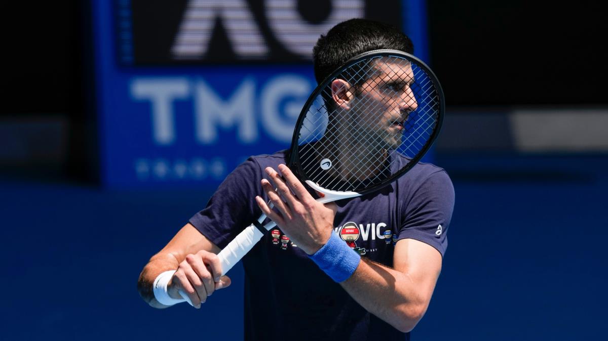 Novak Djokovic snr d ediliyor
