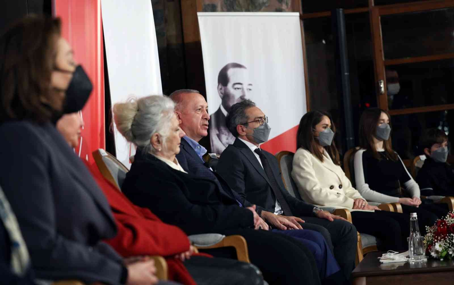 Ba�kan Erdo�an, Menderes'i anlatt�: Hala ayn� sinsilikler pe�indeler