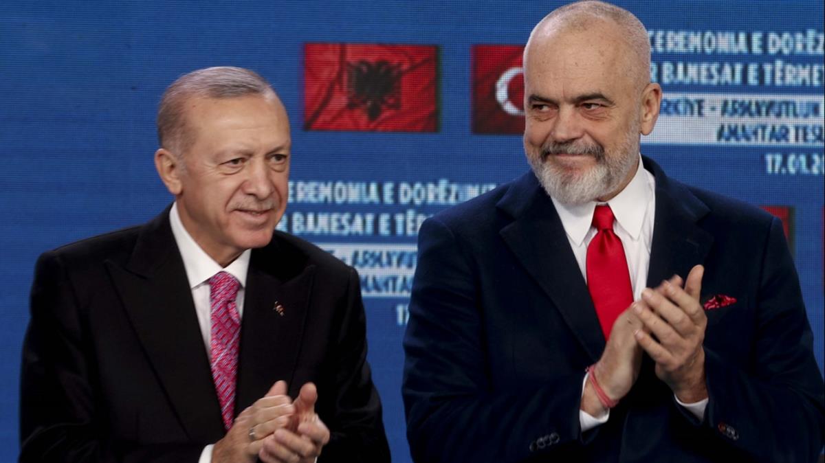 Cumhurbakan Erdoan: Trkiye ve Arnavutluk farkl alanlarda i birliklerini artrmal