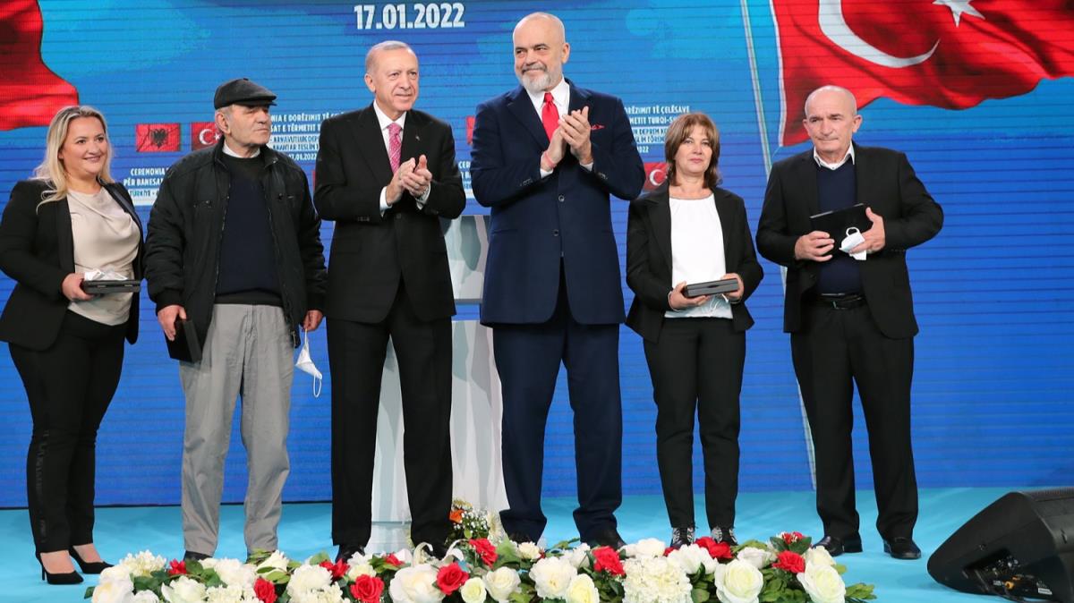 Cumhurbakan Erdoan'a Arnavutluk'ta jest