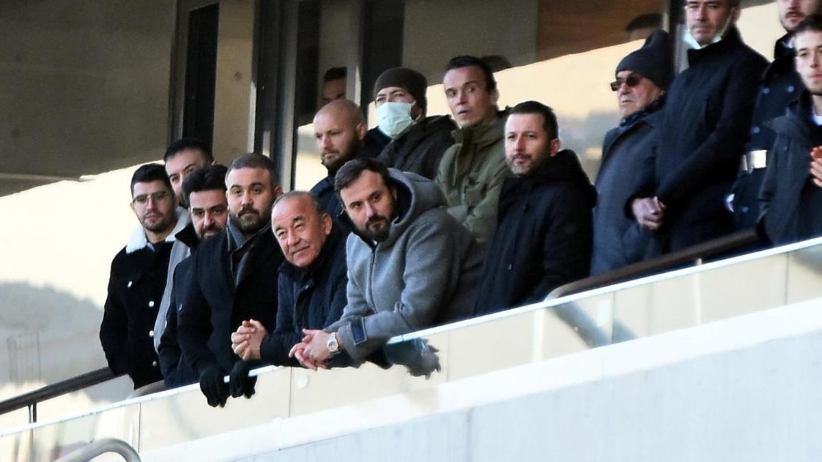 Mustafa Denizli'ye sert tepki! ''Altay 3. Lig'deyken neredeydi?''