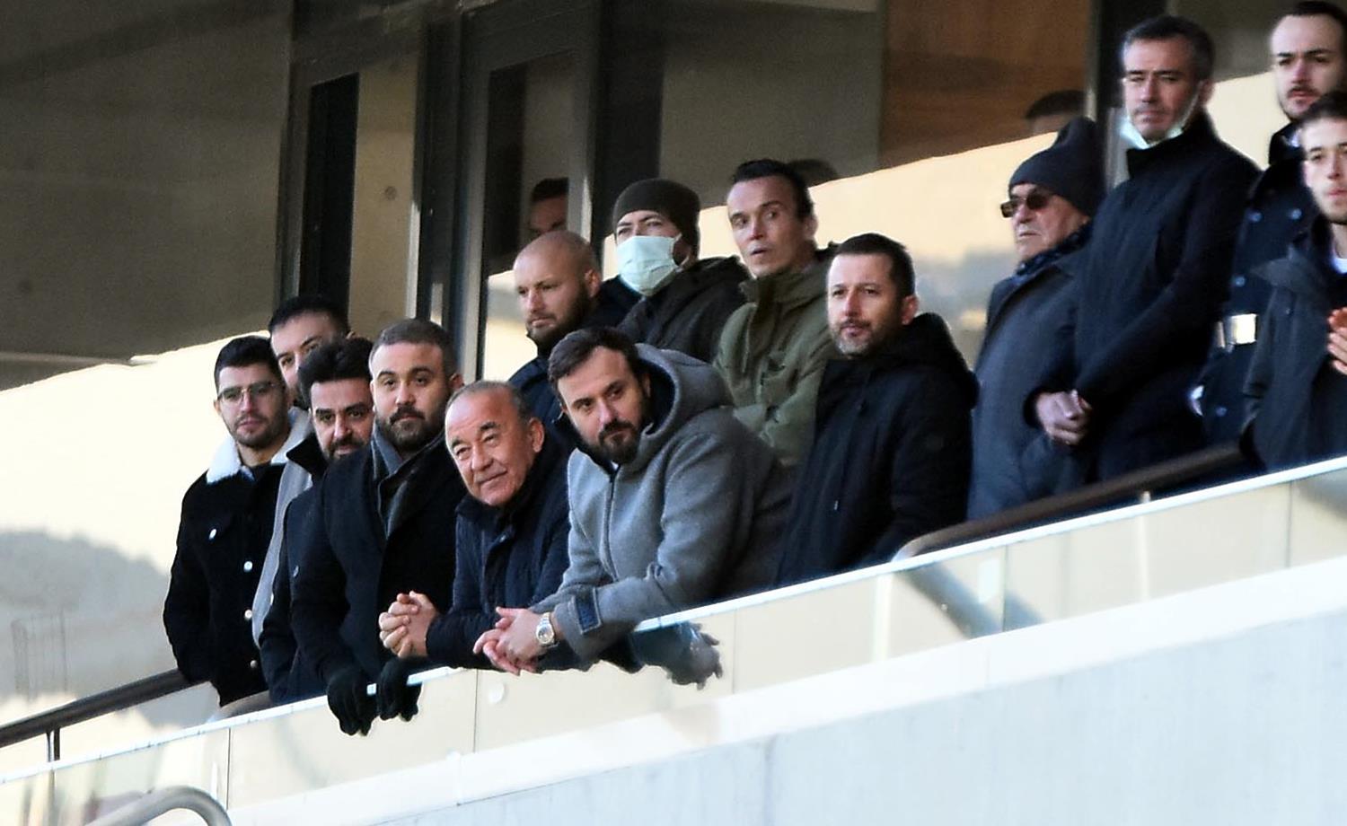 Mustafa Denizli'ye sert tepki! 'Altay 3. Lig'deyken neredeydi?'