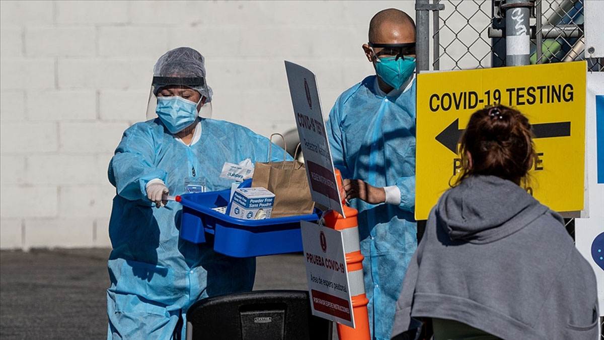 ABD'de Omicron dalgas� �l�mlerinin 300 bini bulabilece�i tahmin ediliyor