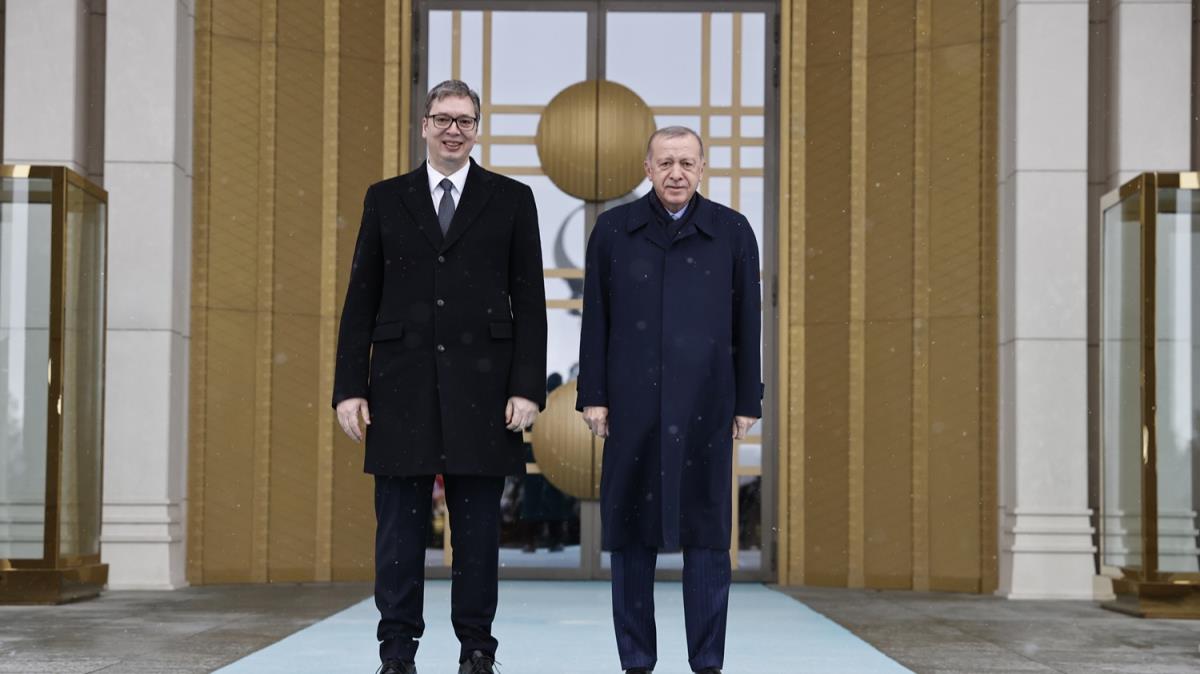Cumhurbakan Erdoan, Srbistan Cumhurbakan Aleksandar Vucic'i resmi trenle karlad