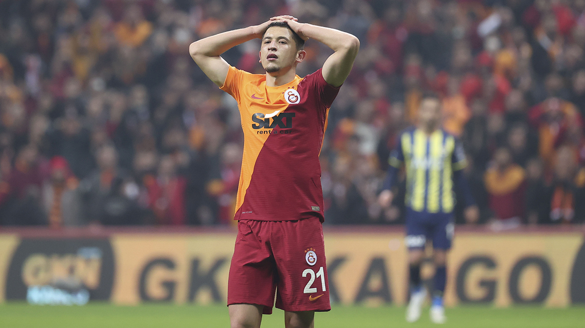 Galatasaray'da byk kriz! 'Param bir an nce verin'