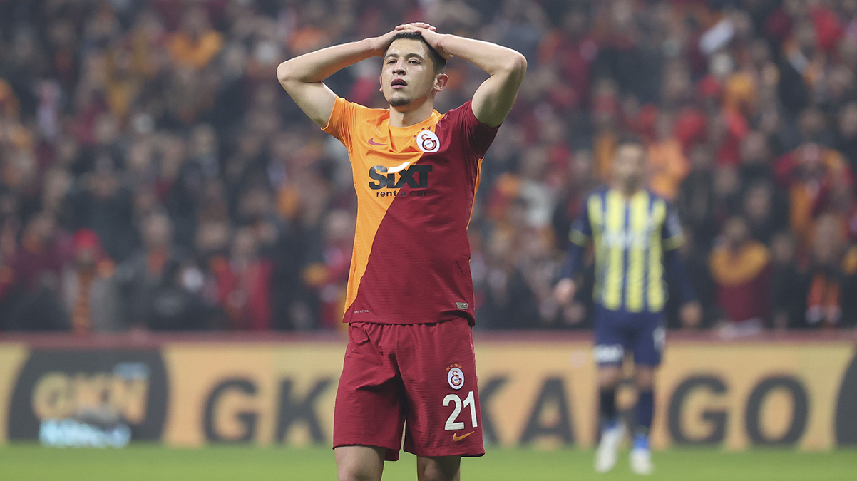 Galatasaray'da b�y�k kriz! 'Param� bir an �nce verin'