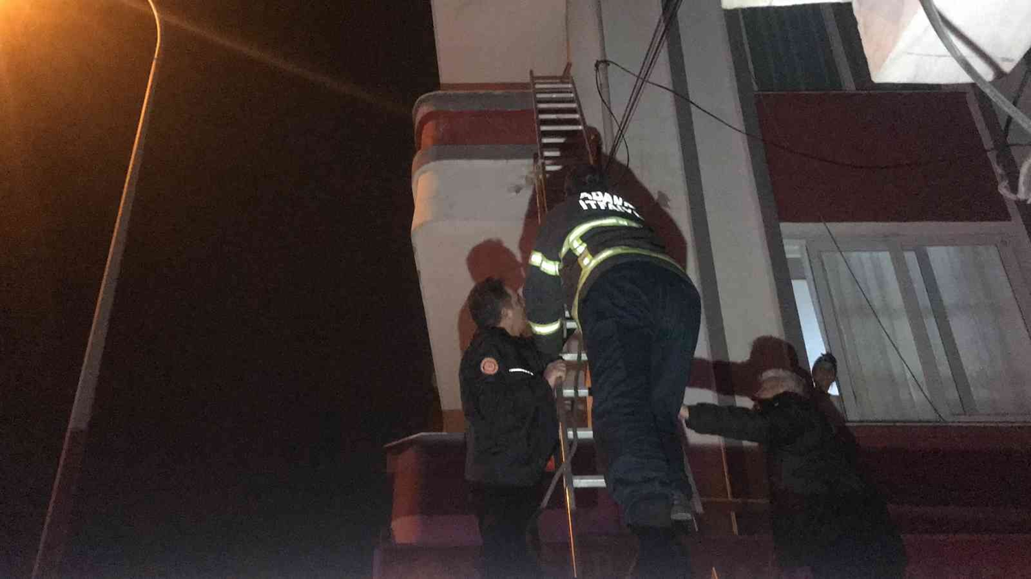 Haber al�namayan k�z �ocu�u soba ba��nda uyurken bulundu