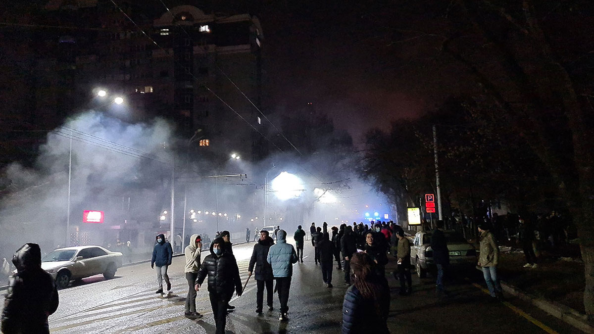 Kazakistan'da OHAL sona erdi