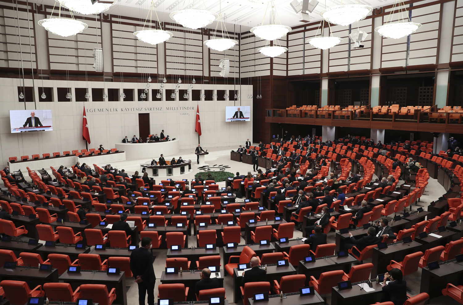 Memur ve emekliye ek zamm� da i�eren kanun teklifi, TBMM Genel Kurulunda