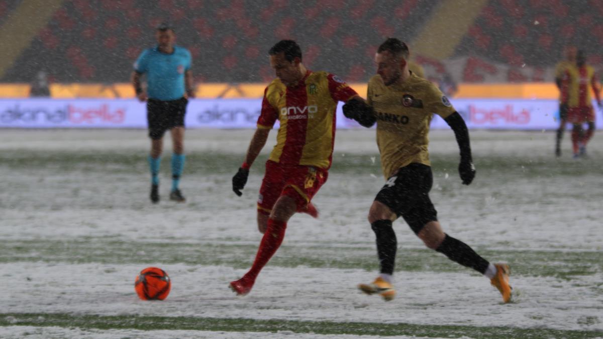 Sper Lig'e kar engeli: Gaziantep FK - Yeni Malatyaspor ma ertelendi