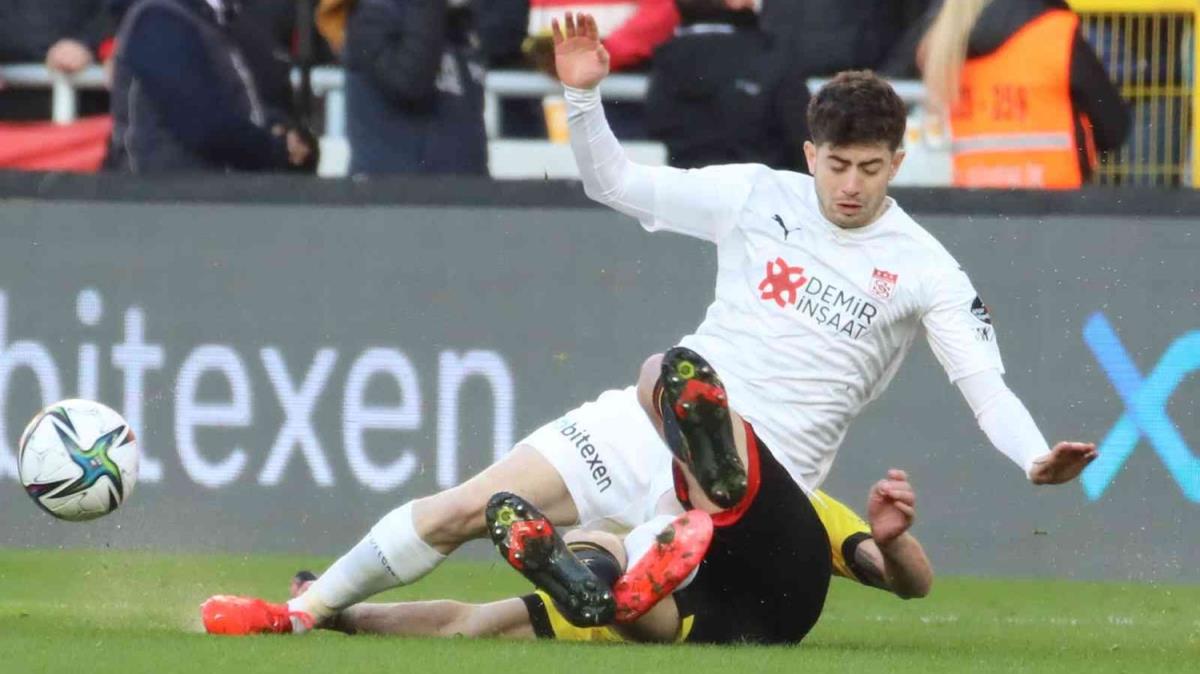 Sivasspor'da Kerem Atakan Kesgin cezal duruma dt
