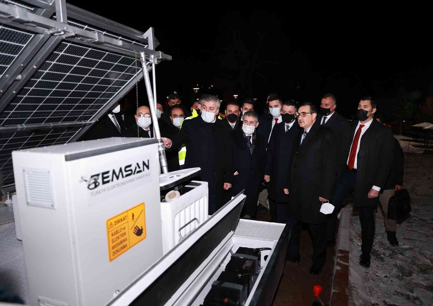 �� bakan mobil solar sulama sisteminin prototipini inceledi