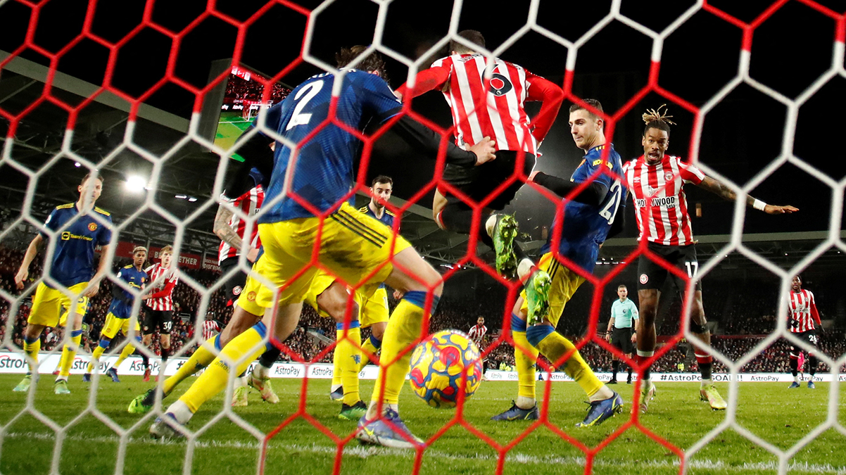 Manchester United, Brentford deplasman�nda kazand�